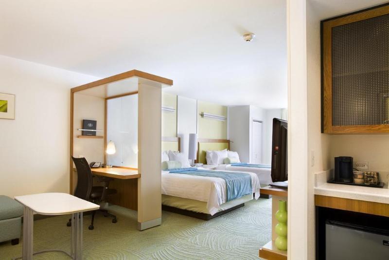 Springhill By Marriott East At Plazzio Hotel Wichita