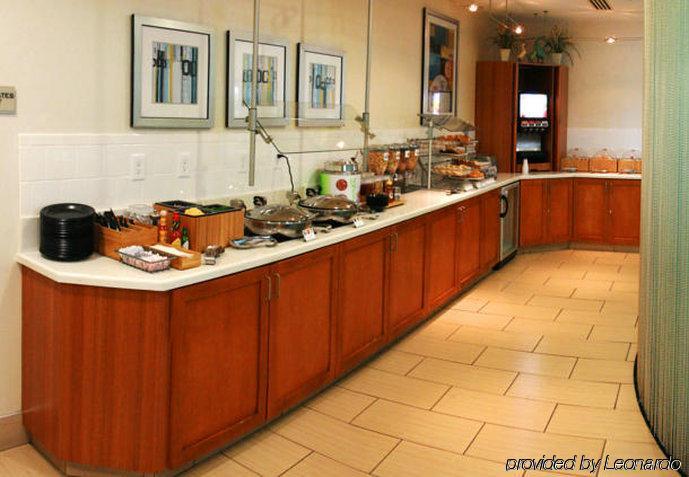 Springhill By Marriott East At Plazzio Hotel 3*