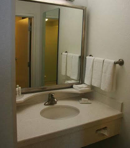 Hotel Springhill By Marriott East At Plazzio Wichita